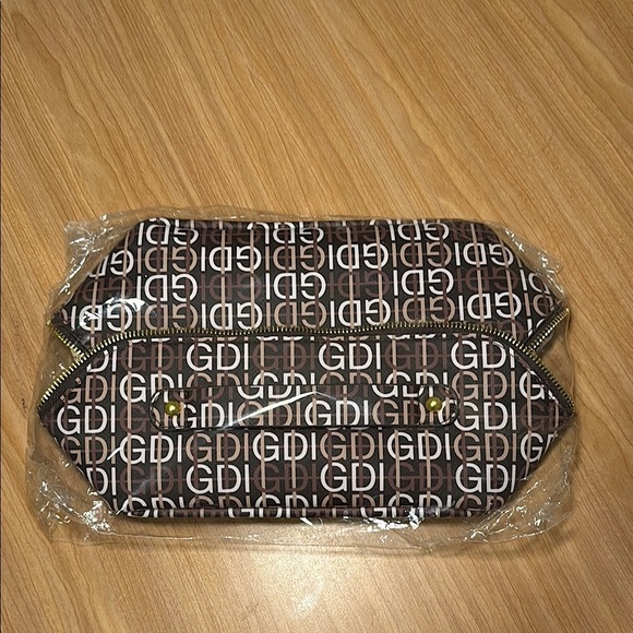 MONOGRAM MAKEUP BAG - Picture 1 of 2